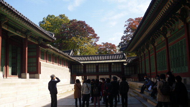 5. ������ (����815ȣ)
�������� ���� ���� ���� �ӹ����� �������� �߽� �ǹ��̶�� �� �� �ִ�. 
���� �̸��� �������̾����� 1496�� (����2)�� ���������� �̸��� �ٲپ���.