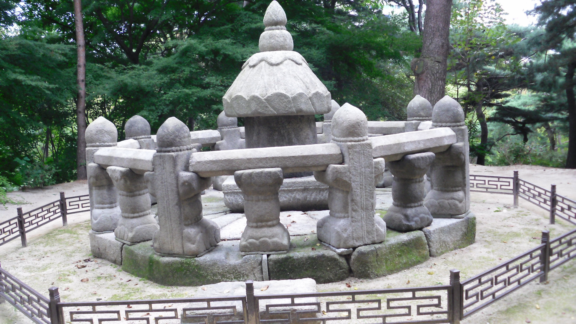 ��������½� �� ��������½� ��, �����սǿ��� �ռ��� �¾�� �������� ã�� ���׾Ƹ��� ���� �����Ͽ���.