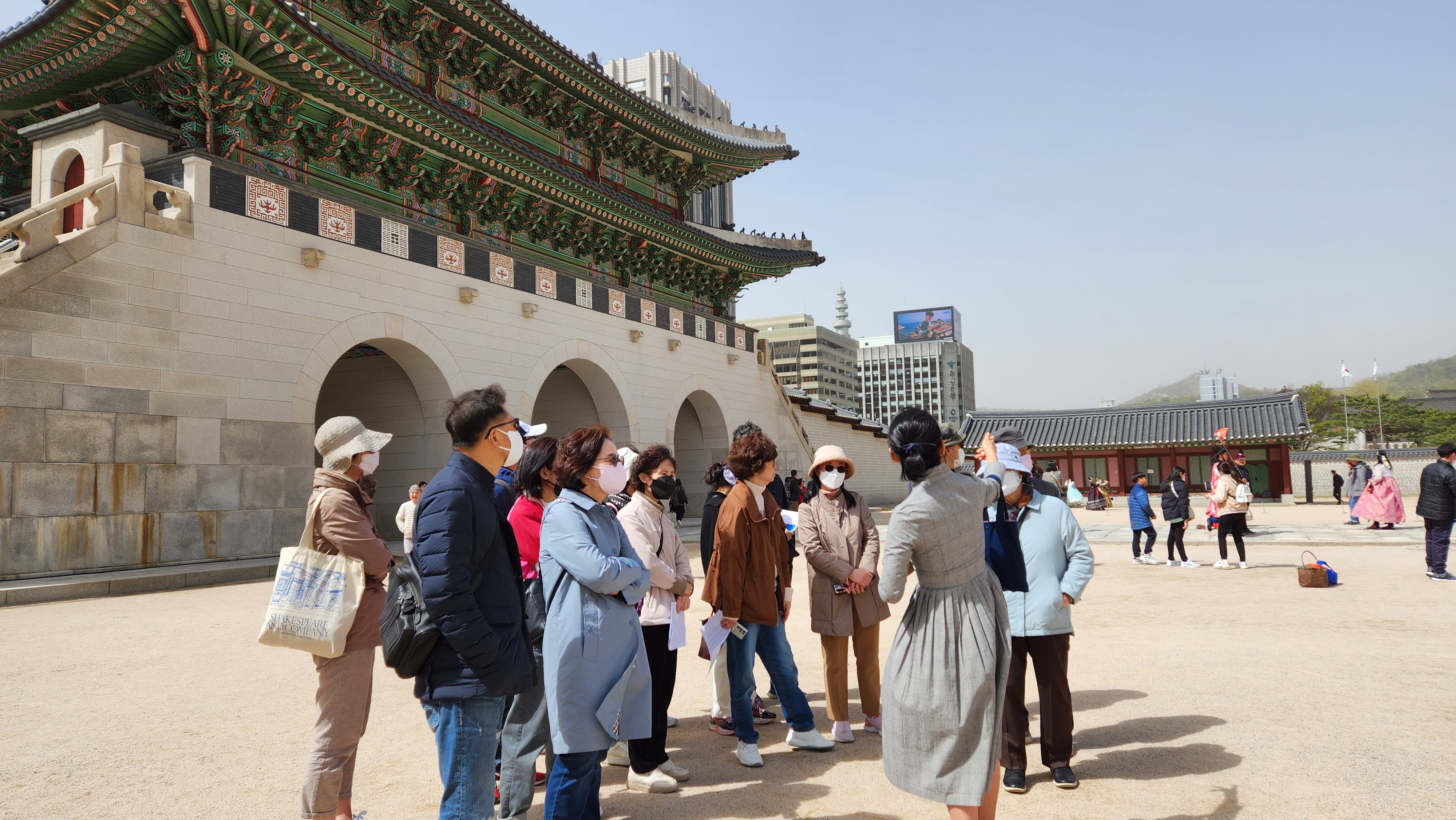 Èï·Ê¹®°ú ¿µÁ¦±³, ±Ýõ°ú ¼¼ö±îÁö ¿ÕÀÇ ¿µ¿ªÀ» ±¸ºÐÁþ´Â Á¶¼±ÀÇ °ÇÃà À̾߱â